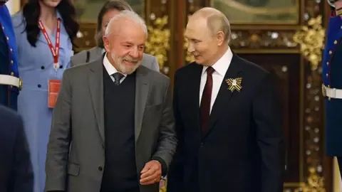 Brazil’s President Luiz Inácio Lula da Silva Says There Is Zero Connection With Donald Trump